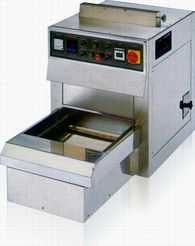 高溫蒸化烘箱 染色小樣機(jī) 電動(dòng)小軋車規(guī)格型號(hào)及價(jià)格 染色小樣機(jī) 立臥式小軋車 軋染打底機(jī) 常溫打樣機(jī)